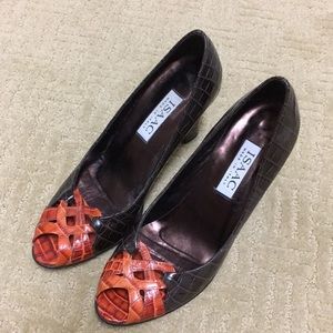 Isaac Mizrahi brown crocodile peep toe pump